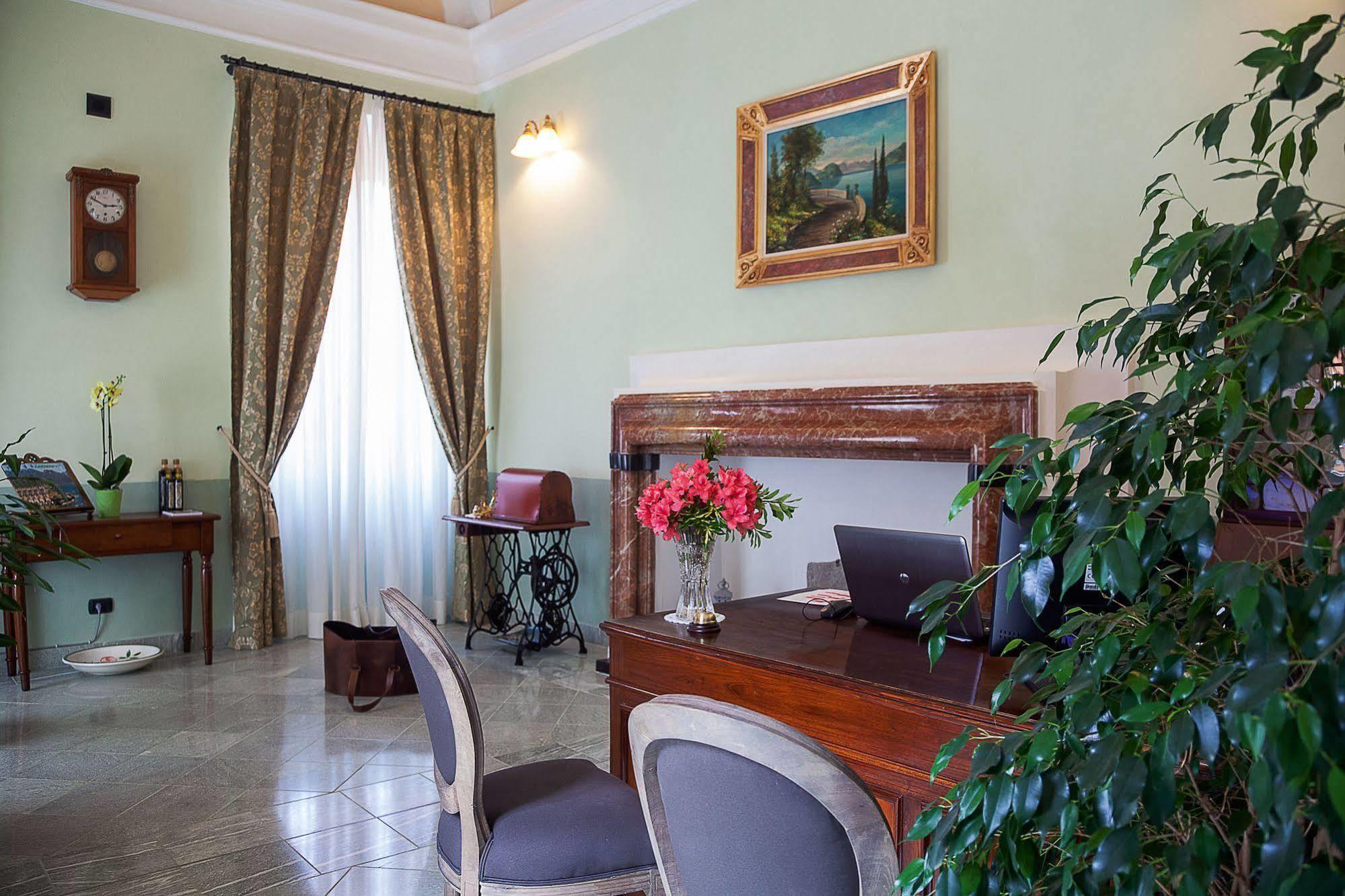 Aparthotel Palazzo Del Vicere Lezzeno Exterior foto